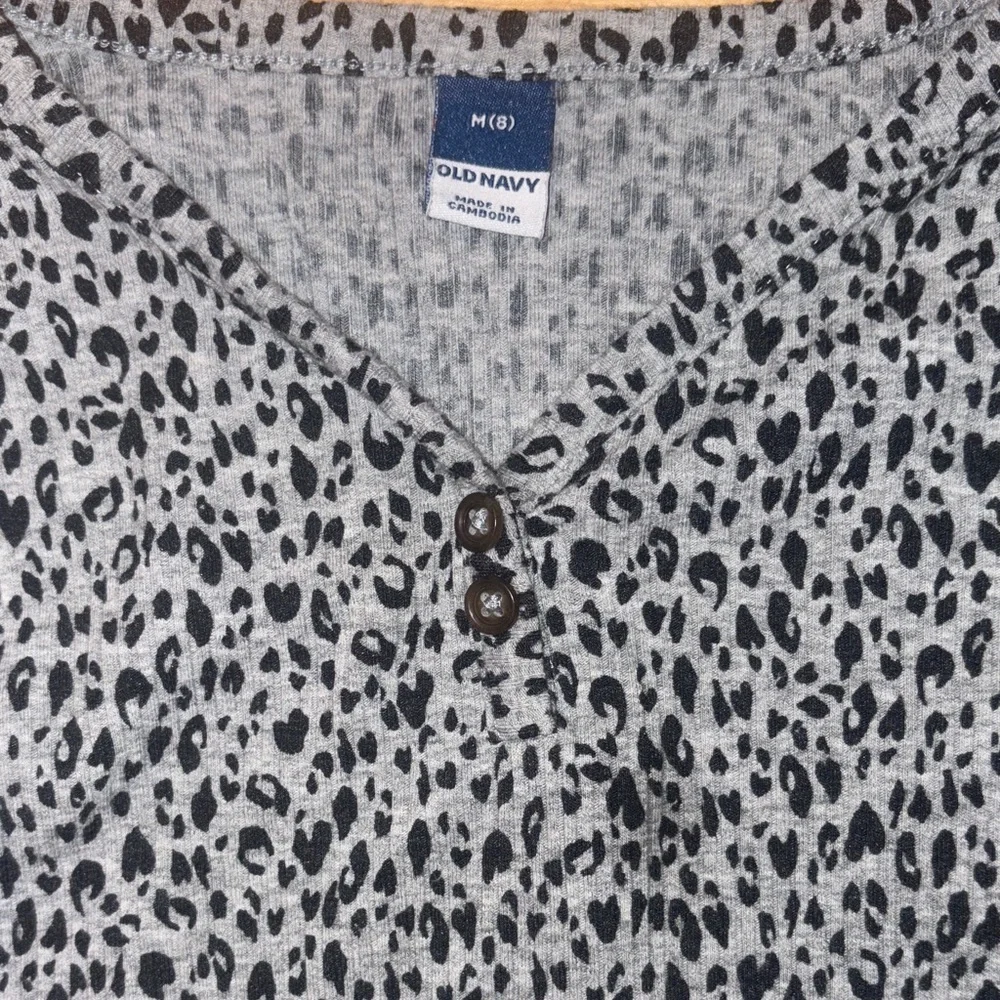Old Navy Leopard Print Long Sleeve Tee